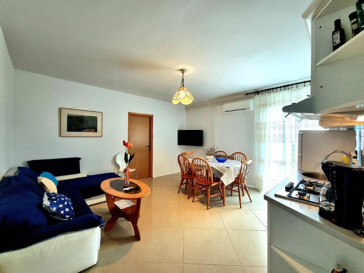 Apartments Zonta 800 M From Beach Rovigno Esterno foto